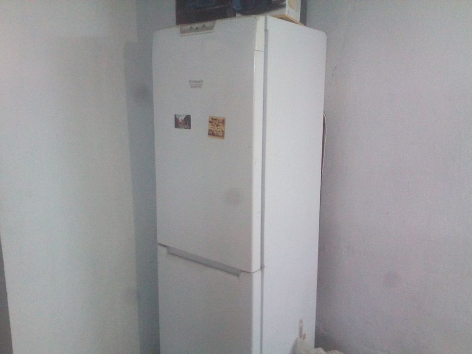 Продам холодильник
