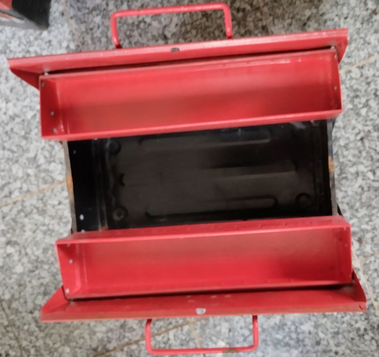 2 caixas de ferramentas da marca facom sem ferramentas