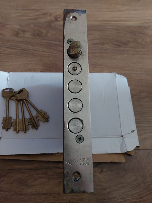 Замок врізний сувальдний Ельбор