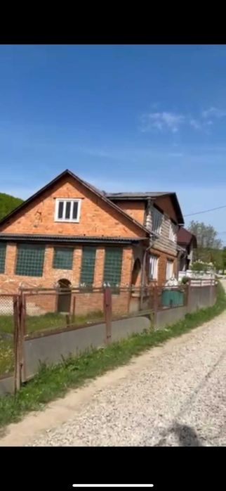 Продається двоповерховий будинок в с. Грушово