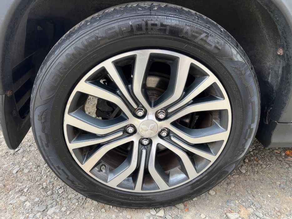 Mitsubishi Outlander Sport      2017