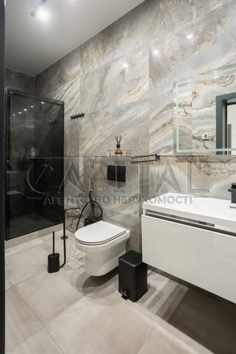 Продам автономний будинок 320м2 з бомбосховищем/басейном в с.Щасливе