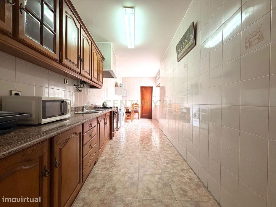 Apartamento T2+1 na Rua 31 de Janeiro a 100m da praia, Póvoa de Varzim — Póvoa De Varzim, Beiriz E Argivai, Porto
