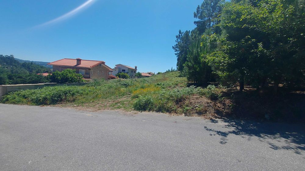 Terreno rústico -  zona de Construção. PASSÍVEL REDUÇÃO DE ÁREA