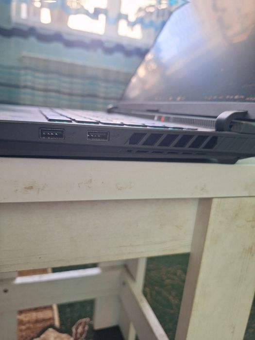 Продаю игровой ноутбук Asus rog strix g16 2023