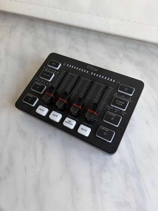 FIFINE SC3 – interfejs audio / mikser do mikrofonów