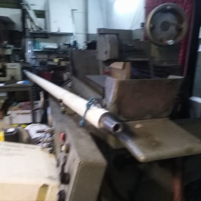 Spinakarbom długość 400 cm.średnica 8cm.