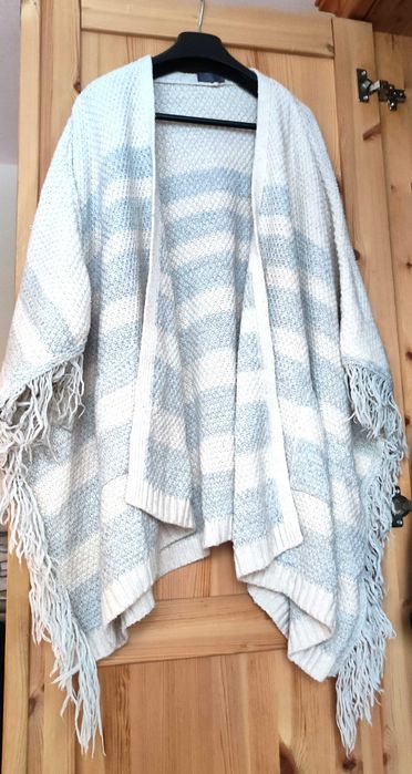 Poncho C&A Yessica krem beż błękit frędzle oversize ponczo