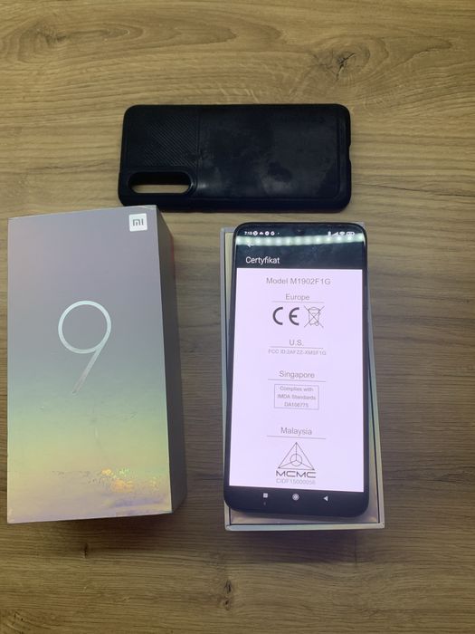 Xiaomi mi9 6/64 OLED, komplet, nowa bateria!
