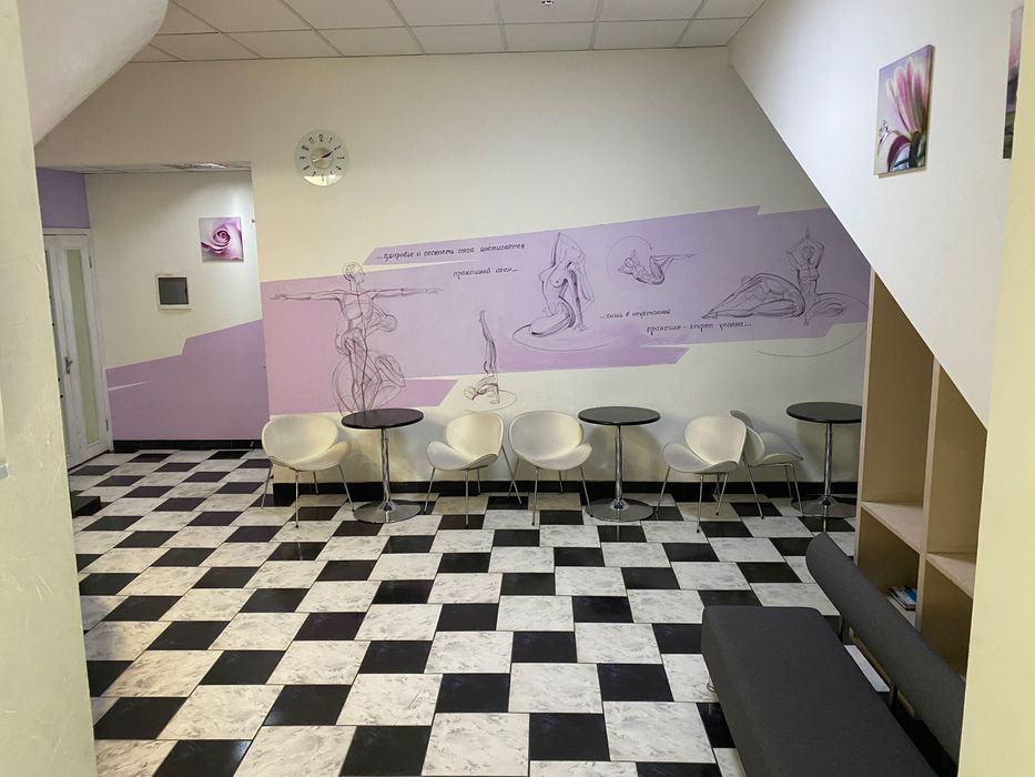 Продам Коммерческое здание в центре 1280м , с землей