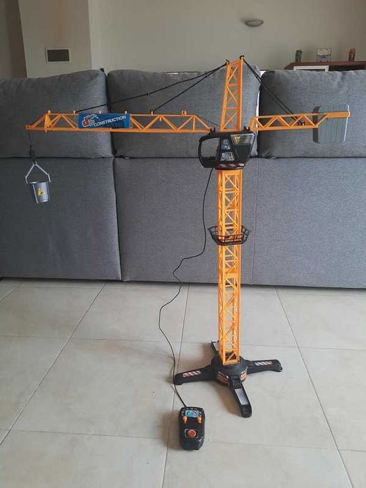 Grua de brincar motorizada