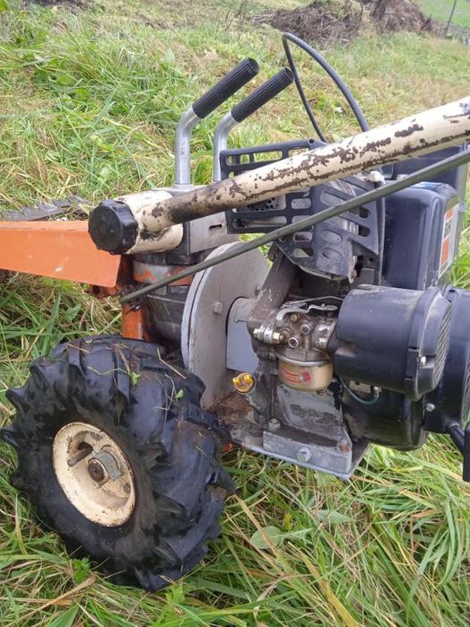 Продам сегменту косилку Holder