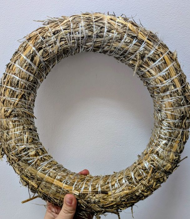 Wianek słomiany 30 cm