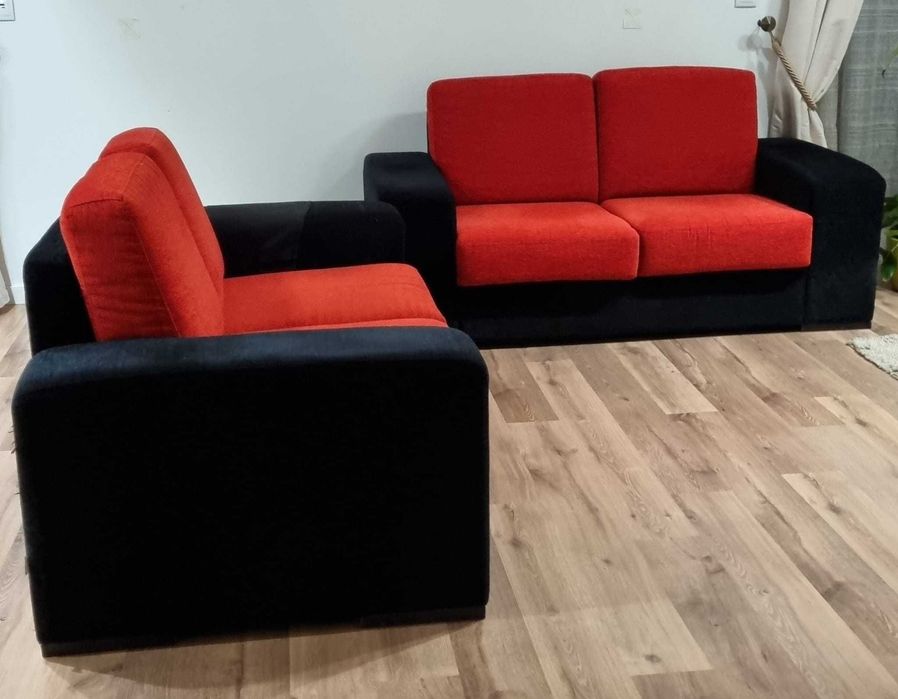 Sofás 2 lugares preto e vermelho