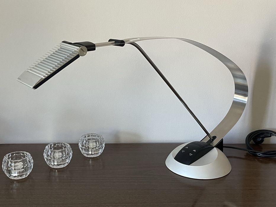 Piękna designerska lampka Primus futurystyczny design
