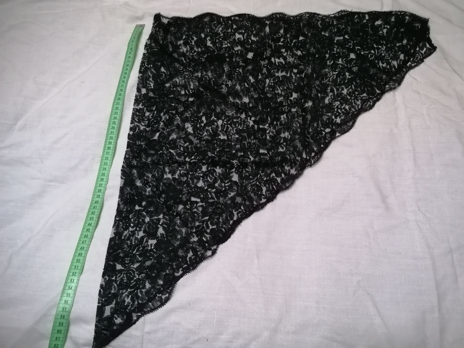 Lenços antigos de cabeça e ombros.