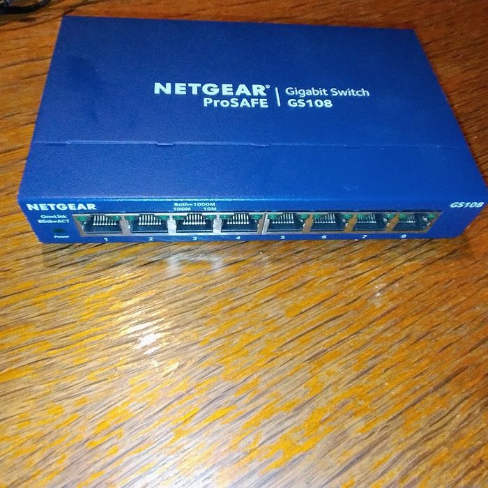 Netgear Ethernet Switch 2 sztuki + zasilacz