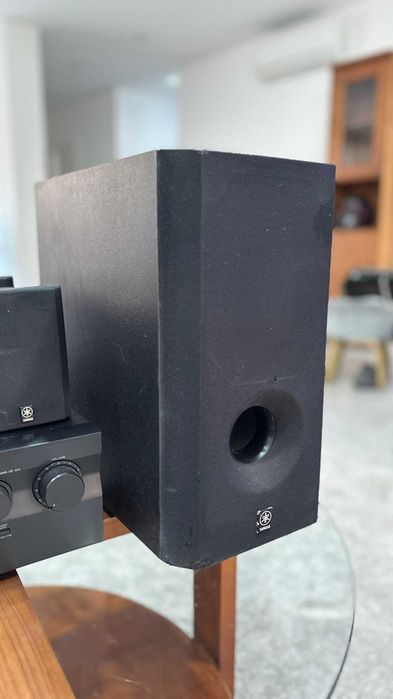 Sistema Home Cinema Yamaha 5.1 Completo (Recetor + 5 Colunas + Subwoofer)