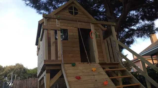 CASINHA NA ARVORE INSTALADA NO TEU JARDIM.