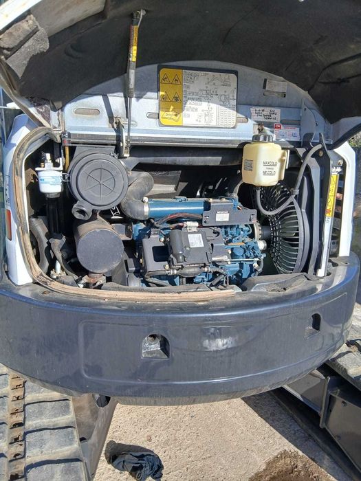 MINI ESCAVADORA BOBCAT 4.5 T