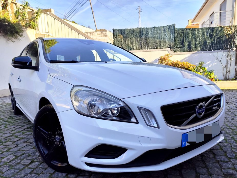 Volvo V60. R-Design