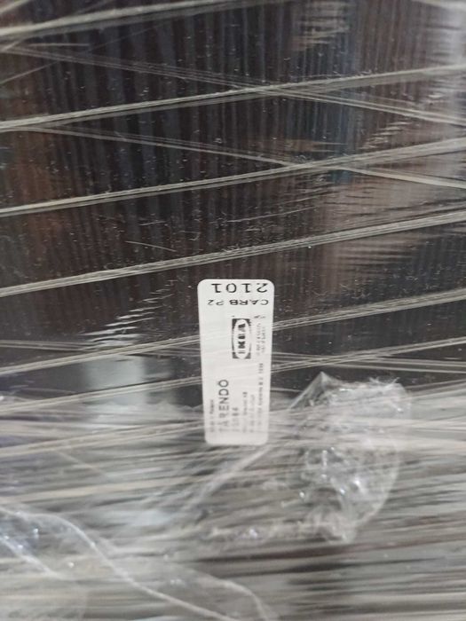 Mesa de jantar preta IKEA TÄRENDÖ; 4 lugares (110x67 cmx74cm)