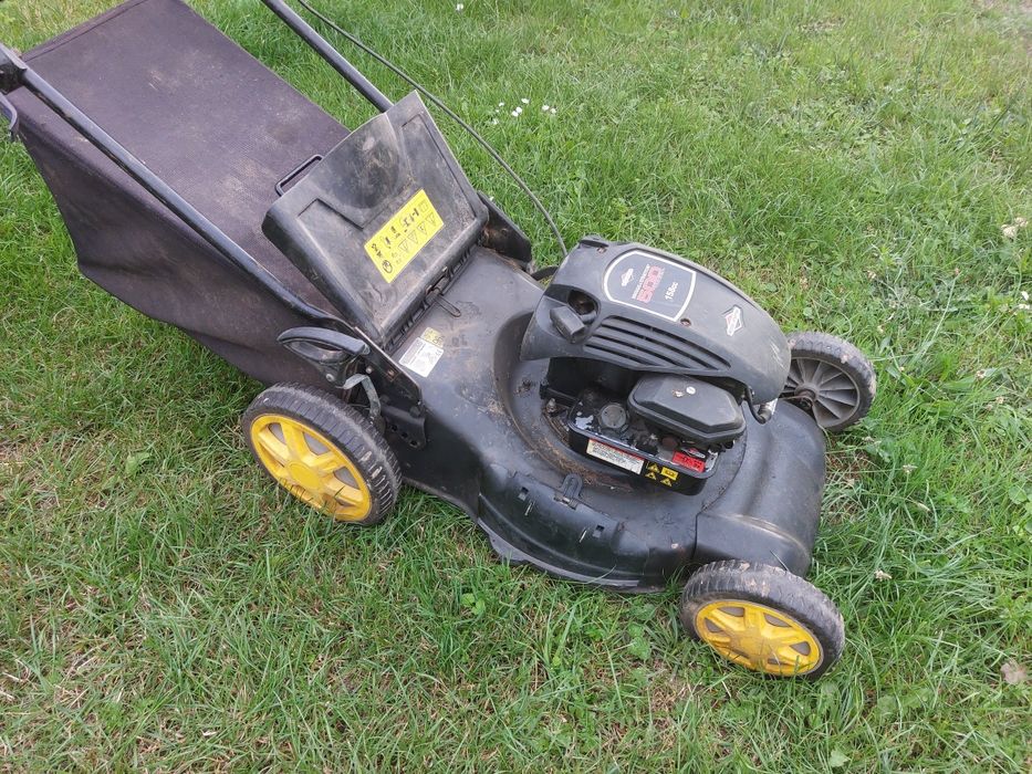 Kosiarka spalinowa B&S z koszem, silnik Briggs Stratton