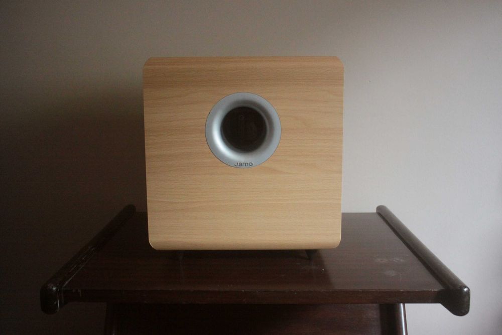 Coluna subwoofer Jamo E3