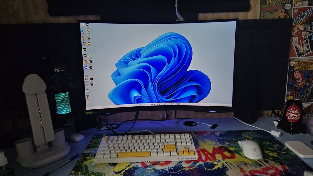 Samsung Odyssey G7 27" QHD 240Hz