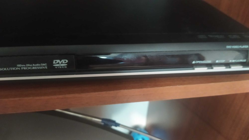 Продам ДВД програвач