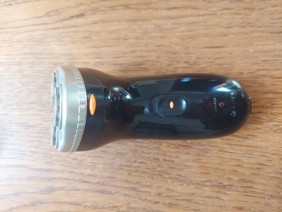 Электробритва аккумуляторная Vitek VT-1373 B