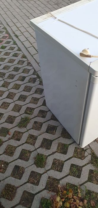 Lodówka z zamrażalnikiem mała podblatowa Polar 84 x 60