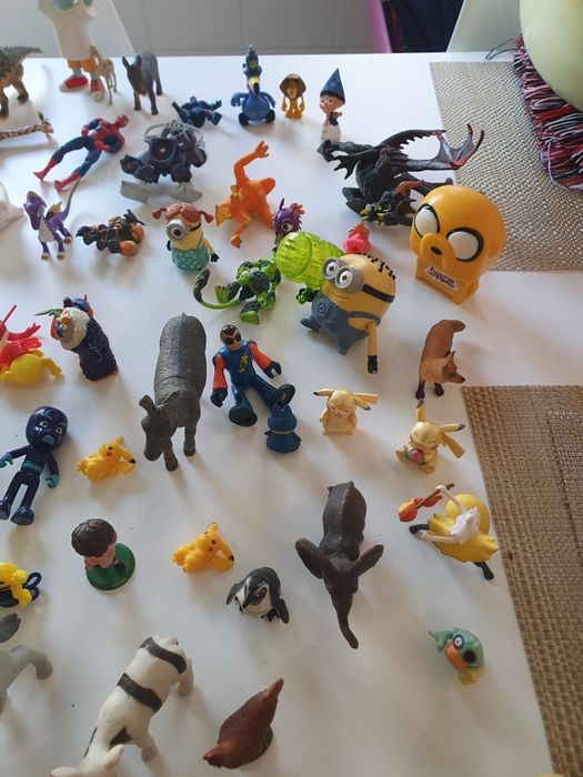 Figuras de brincar 113 bonecos