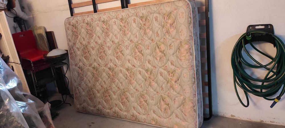 Grande oportunidade com ofertas imperdíveis - 2 Estrados individuais de cama 2mx1m c/ ofertas diversas