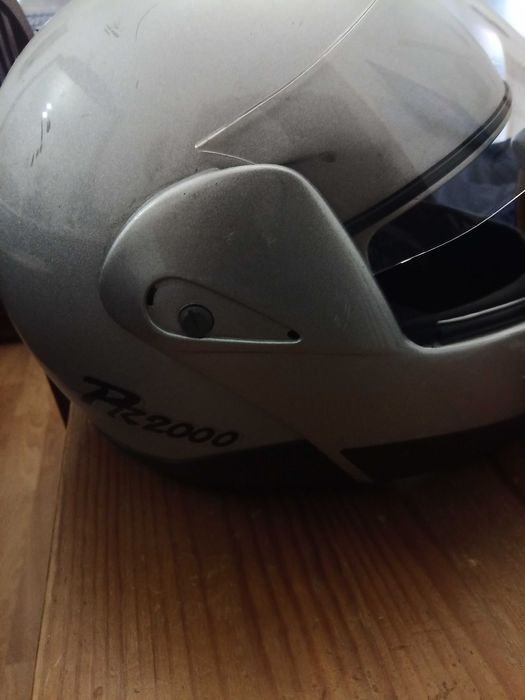capacetes 2 bom estado