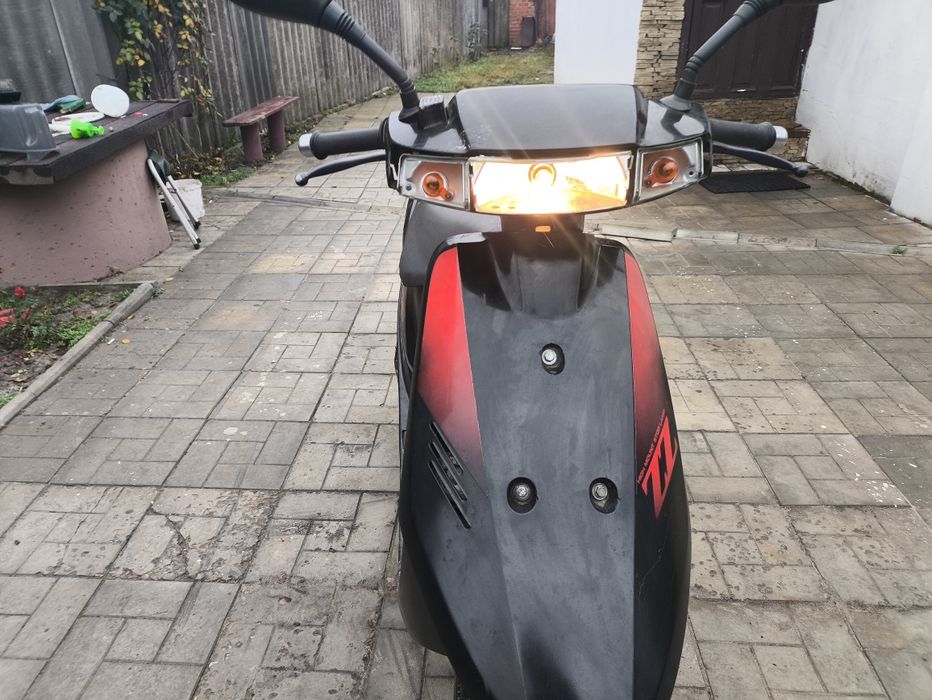 Продам скутер Сузуки сепия зз