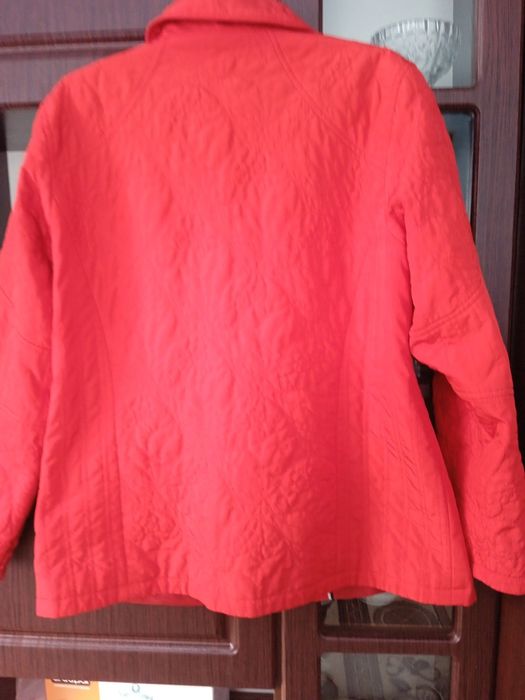 Продам жіночу куртку