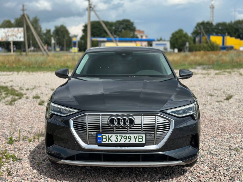 Продам AUDI Е-tron 2020