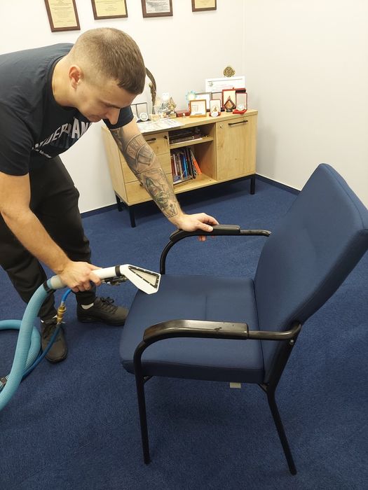 Pranie kanapy, narożnika, tapicerki meblowej, dywanów i wykładziny