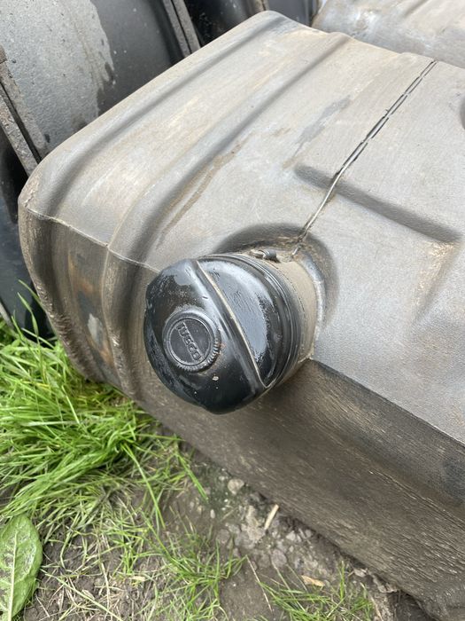 Продам 2 бака IVEKO по 100 литров