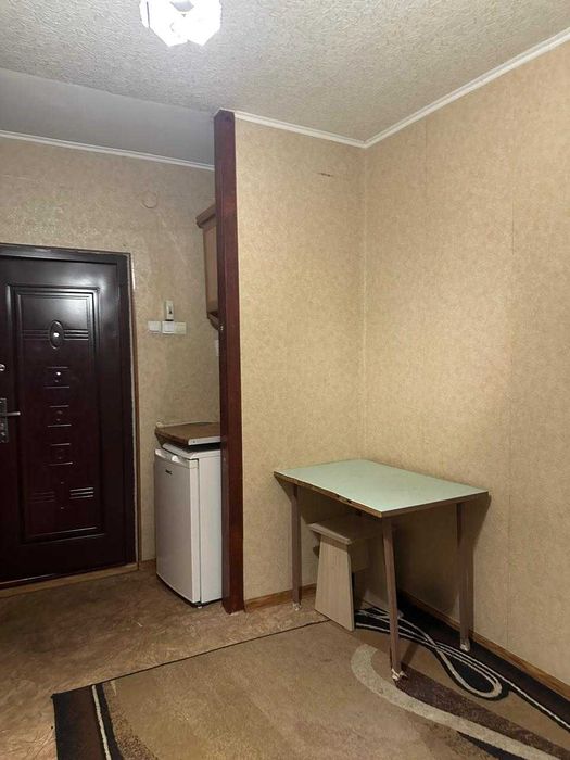 Продаж кімнати в комунальній квартирі в районі Червоного мосту