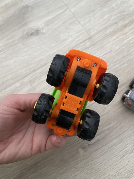 Машинки-роботи, машинка інерційна