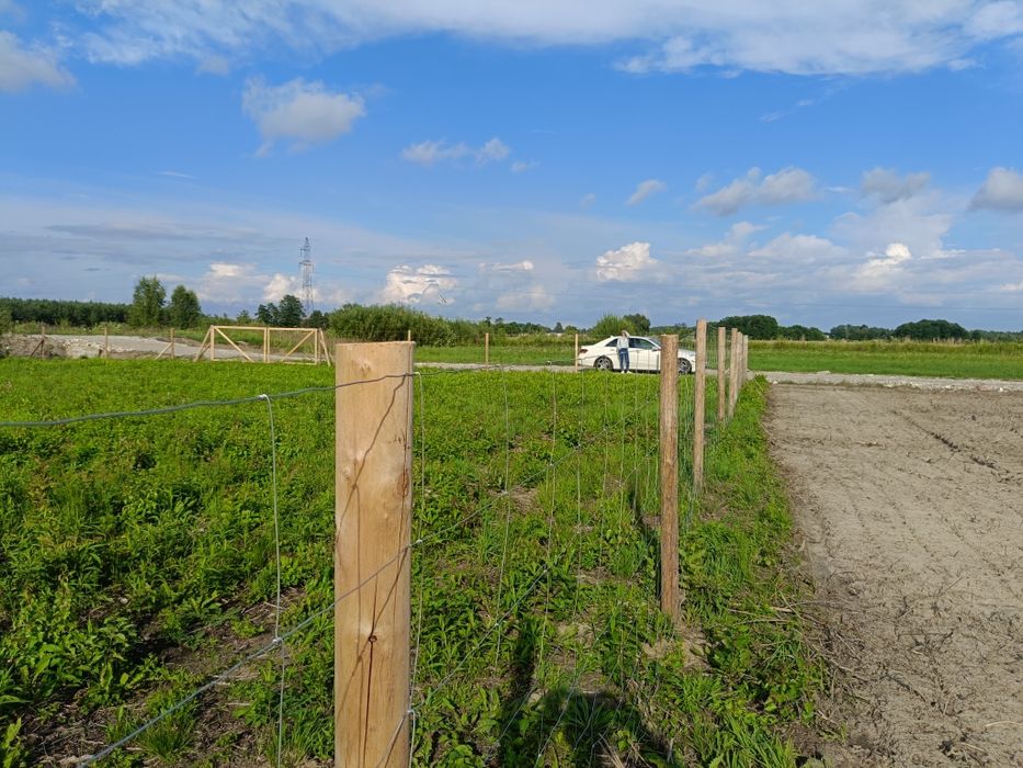 Działka 1058 m² 
Wydane WZ 
W pobliżu media
Działka budowlana 
W przyszłości powstanie w pobliżu SKM do Warszawy 
W pobliżu miejscowo – pohled 5