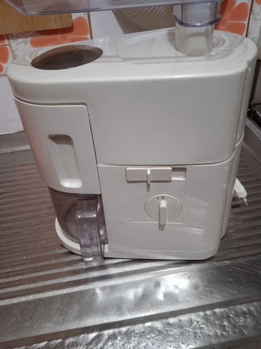 Liquidificadora Philips como nova 225 w  impecável .