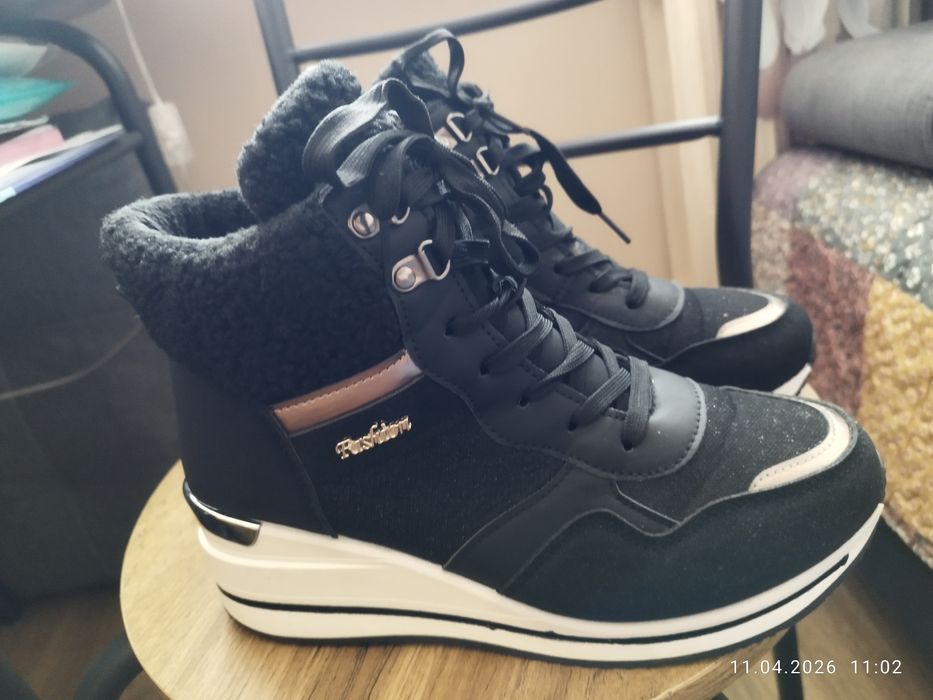 Solidne i ciepłe buty "fashion", rozm41-42
