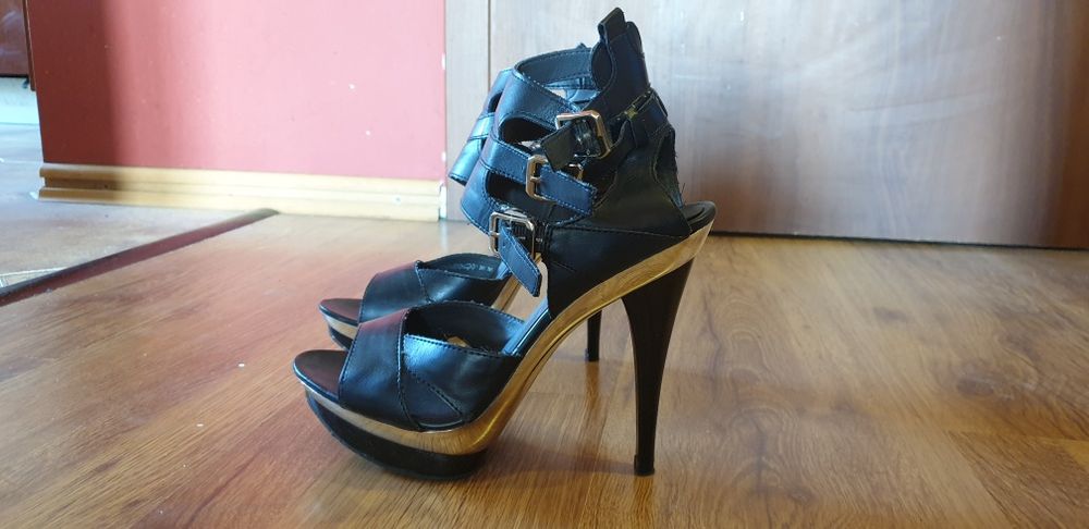Buty na wysokim obcasie