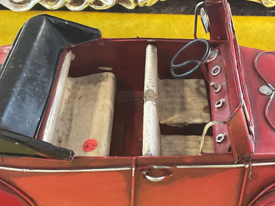 Carocha metal decor vermelho