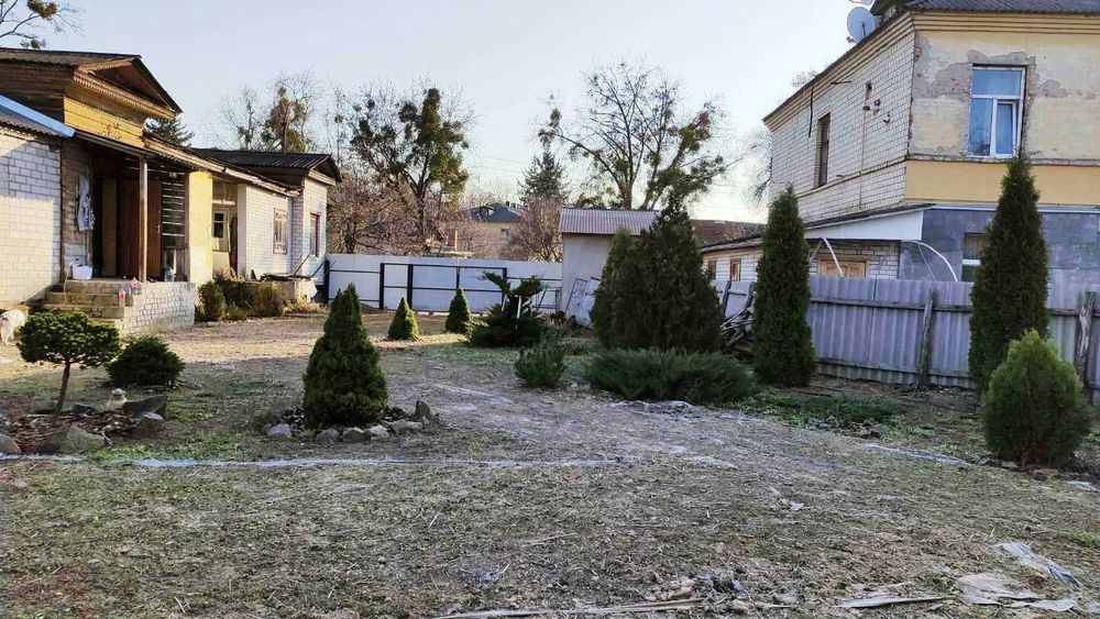 Продам будинок в центрі