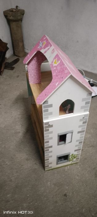 Casa de bonecas  madeira