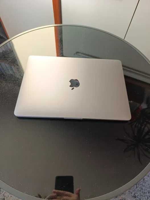 Macbook Pro 13” 2020 Bateria 95% Custou 1600€
